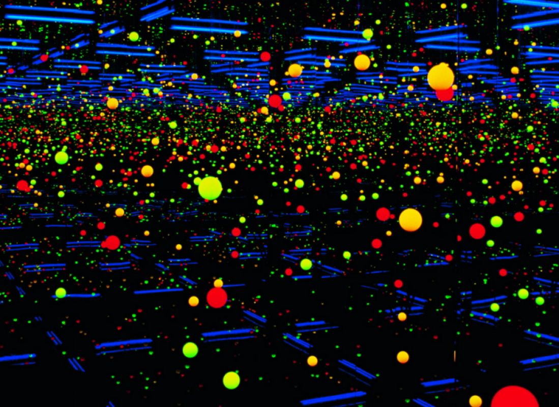 Yayoi-Kusama-soul-under-the-moon
