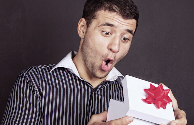 o-VALENTINES-GIFTS-FOR-HIM-facebook